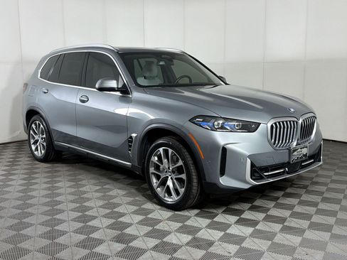 Certified 2024 BMW X5 xDrive40i w/ Premium Package AWD/4WD image 7