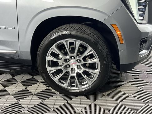 Used 2025 GMC Yukon Denali image 11