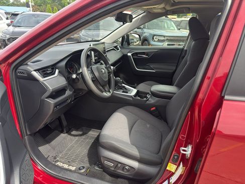 Used 2019 Toyota RAV4 XLE w/ Convenience Package AWD/4WD image 10