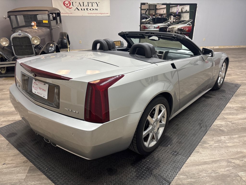 Used 2006 Cadillac XLR RWD image 11