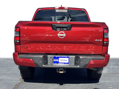 Used 2025 Nissan Frontier SV image 24