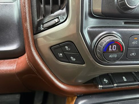 Used 2017 Chevrolet Silverado 1500 High Country AWD/4WD image 22