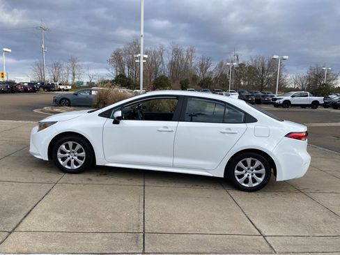 Used 2024 Toyota Corolla LE image 6