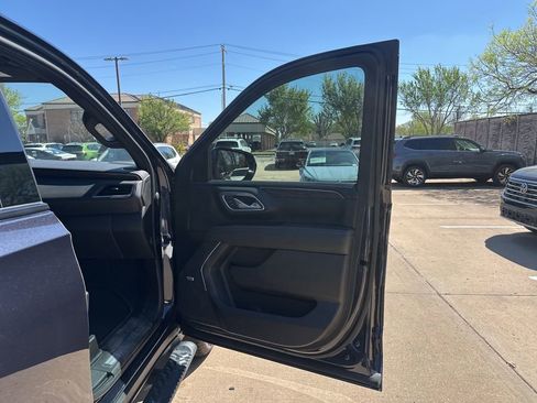 Used 2023 Chevrolet Tahoe Z71 w/ Luxury Package AWD/4WD image 20