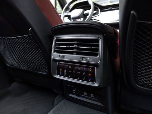 Used 2021 Audi SQ7 Prestige image 29