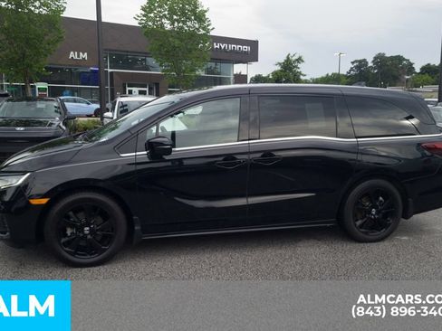 Used 2023 Honda Odyssey Sport image 11
