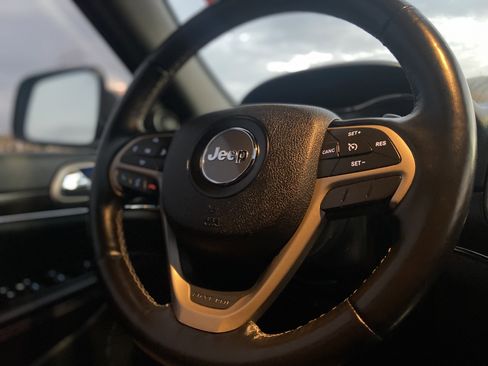 Used 2016 Jeep Grand Cherokee Limited image 38