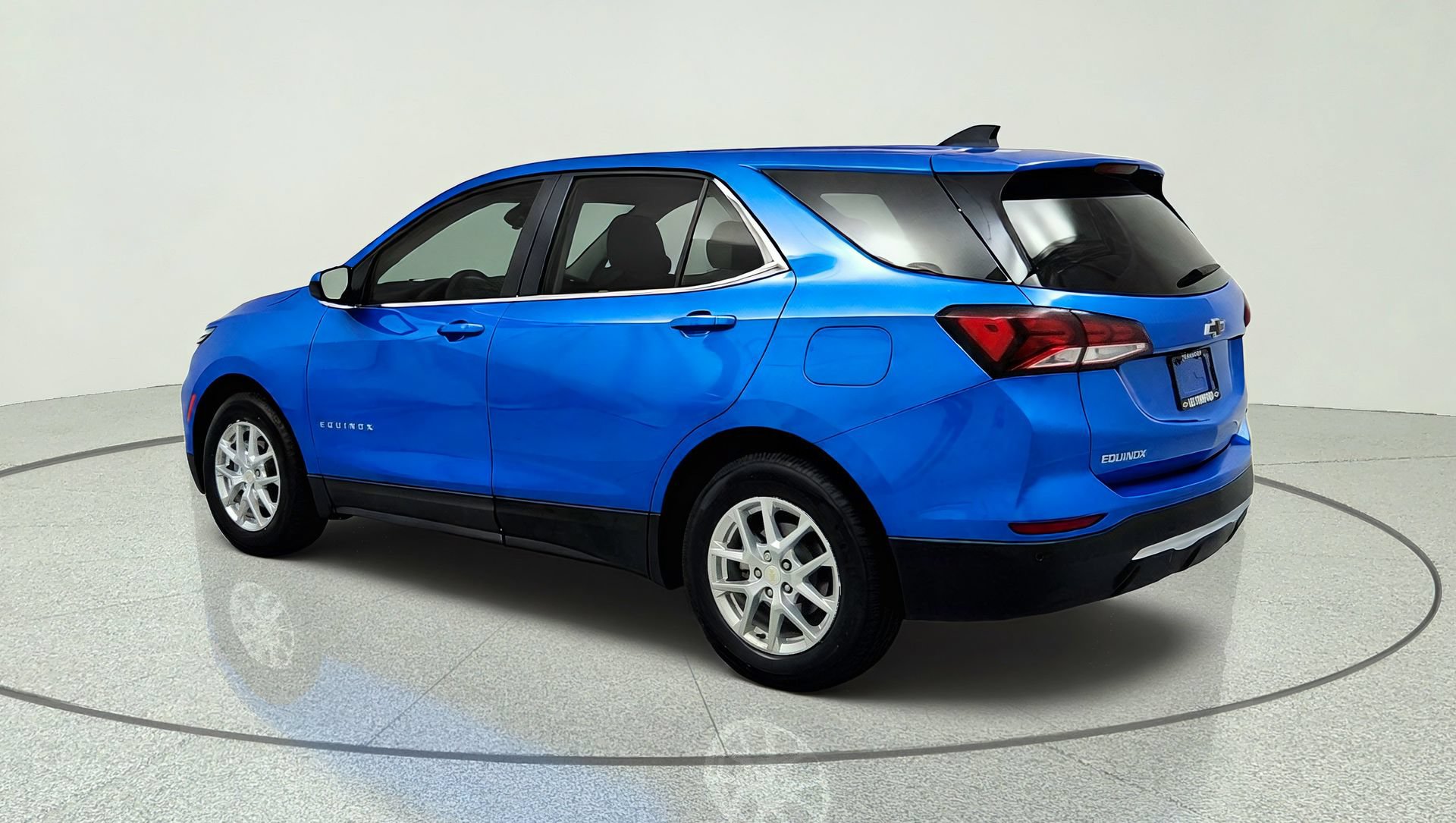 Certified 2024 Chevrolet Equinox LT w/ LPO, Floor Liner Package FWD image 3