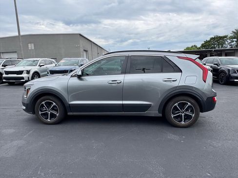 Used 2023 Kia Niro EX FWD image 6