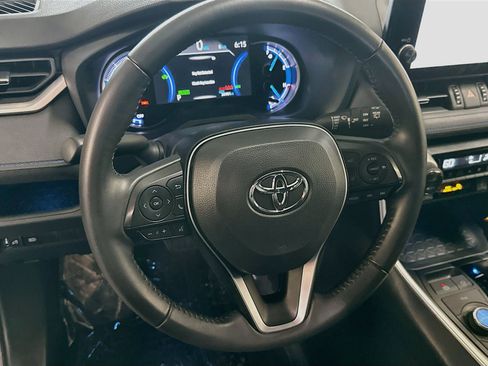 Used 2025 Toyota RAV4 XSE AWD/4WD image 17