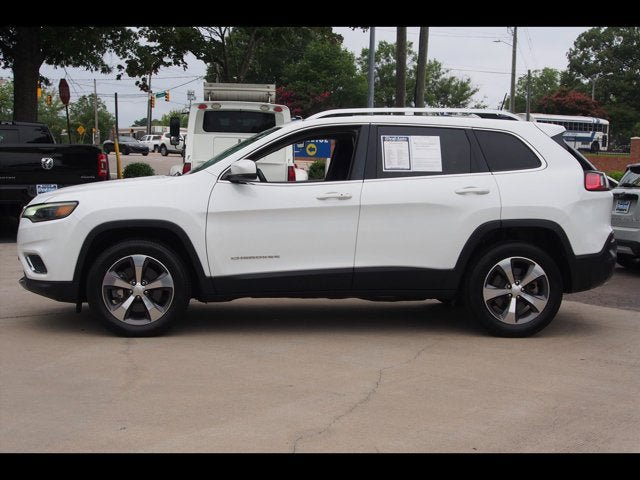 Used 2019 Jeep Cherokee Limited AWD/4WD image 2