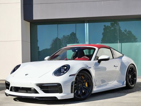 Used 2021 Porsche 911 Targa 4S image 3