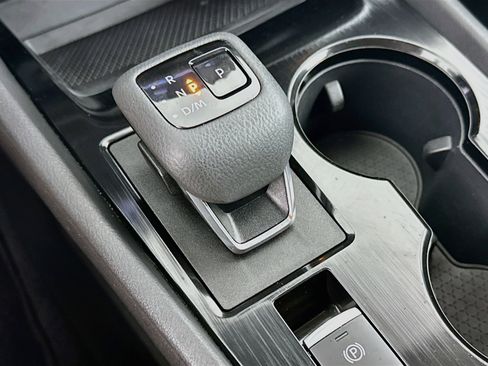 Used 2025 Nissan Rogue SV FWD image 24