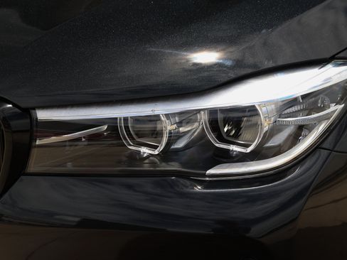 Used 2019 BMW 740i w/ M Sport Package RWD image 42