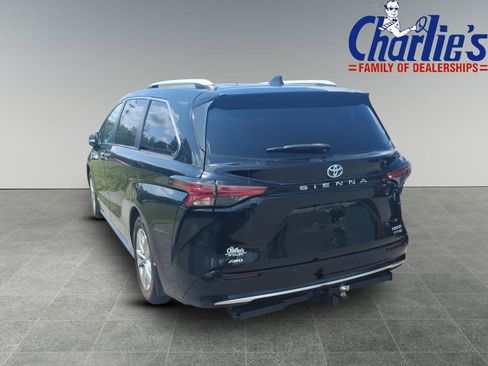 Used 2021 Toyota Sienna Limited AWD/4WD image 5