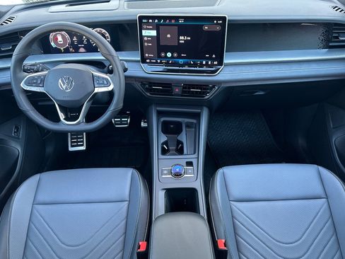 New 2026 Volkswagen Tiguan SE R-Line FWD image 11