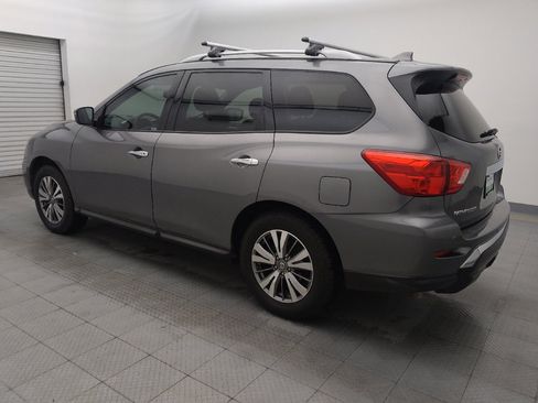 Used 2020 Nissan Pathfinder SV image 3