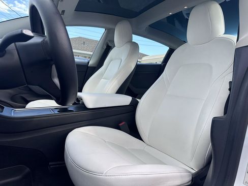 Used 2022 Tesla Model 3 Long Range AWD/4WD image 11