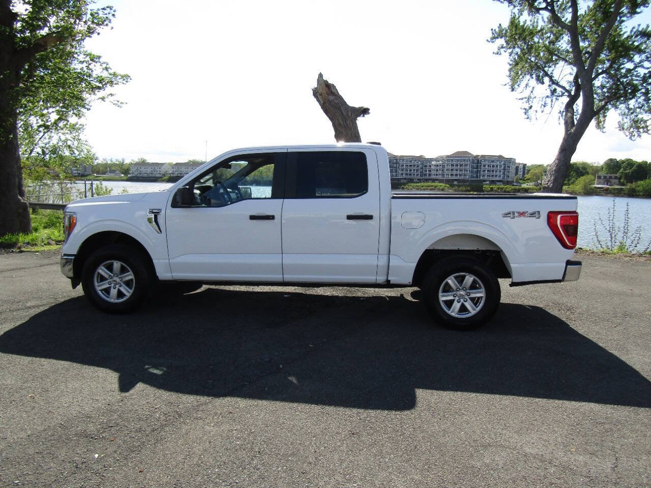 Used 2022 Ford F150 XLT AWD/4WD image 4