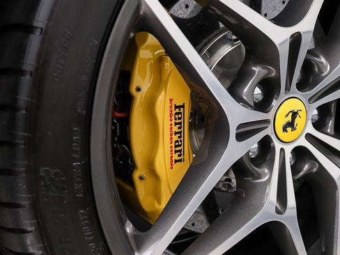 Used 2016 Ferrari California T RWD image 25