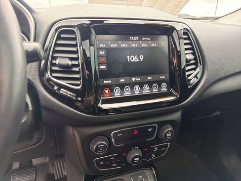 Used 2018 Jeep Compass Limited image 19