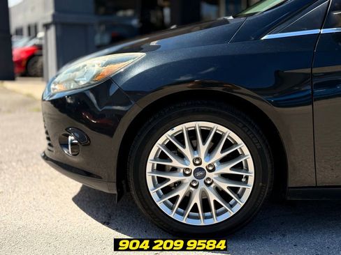 Used 2014 Ford Focus Titanium FWD image 12