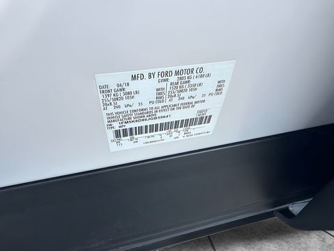 Used 2018 Ford Explorer XLT w/ Equipment Group 202A AWD/4WD image 38