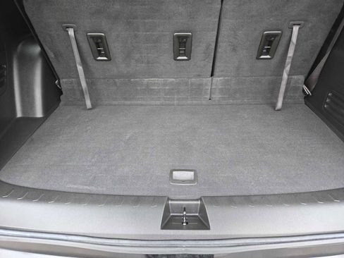 Certified 2023 Chevrolet Traverse Premier w/ Redline Edition image 32