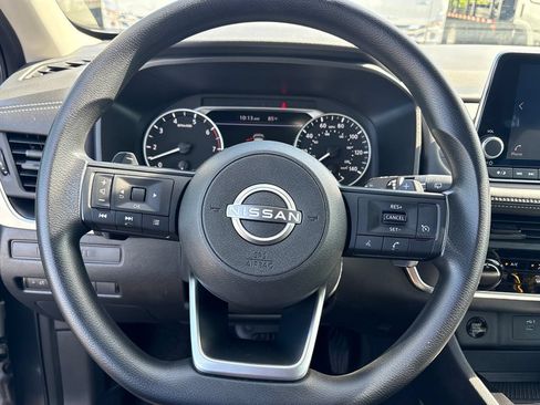 Used 2024 Nissan Rogue S FWD image 9
