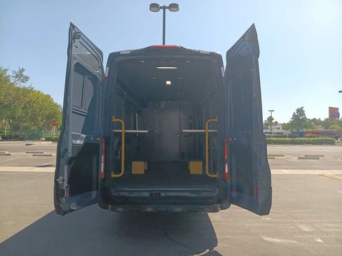 Used 2019 Ford Transit 250 148 High Roof Extended RWD image 10