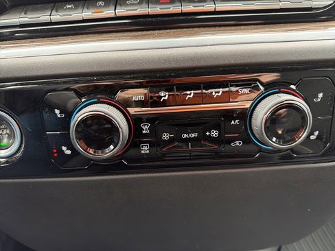 Used 2023 Chevrolet Silverado 1500 LT image 17