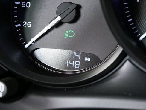 New 2026 Porsche Macan image 12