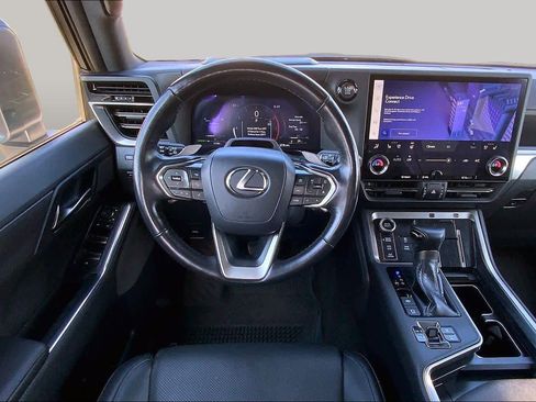 Used 2024 Lexus GX 550 AWD/4WD image 6