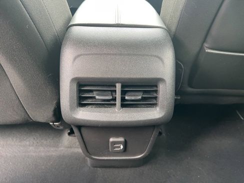 Used 2023 GMC Terrain SLE w/ Driver Convenience Package image 18