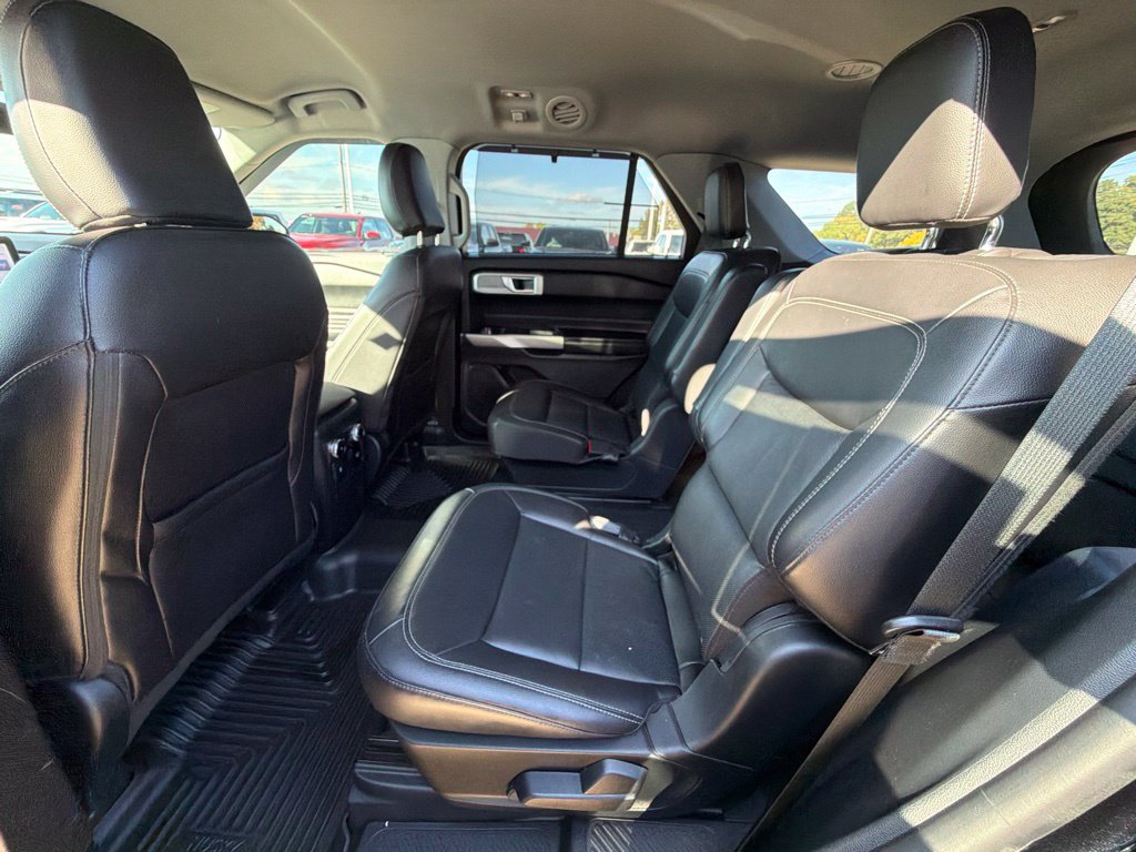 Used 2023 Ford Explorer Limited w/ Equipment Group 301A AWD/4WD image 25