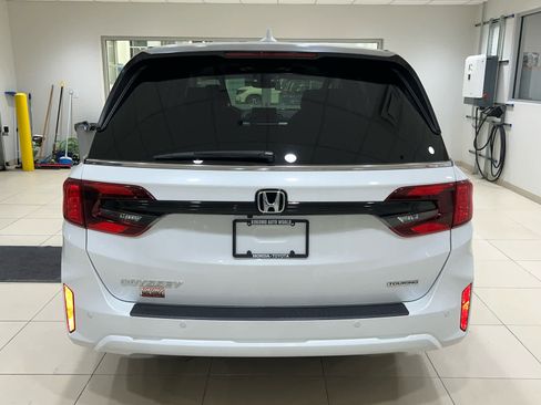 Certified 2025 Honda Odyssey Touring image 9