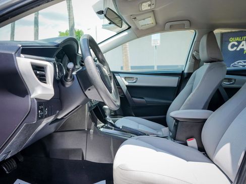 Used 2016 Toyota Corolla LE FWD image 7