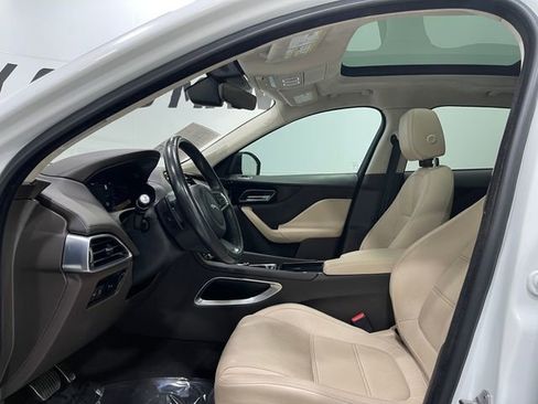 Used 2019 Jaguar F-PACE Prestige image 14