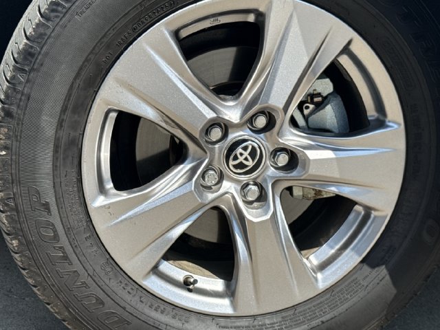 Used 2025 Toyota RAV4 LE AWD/4WD image 11