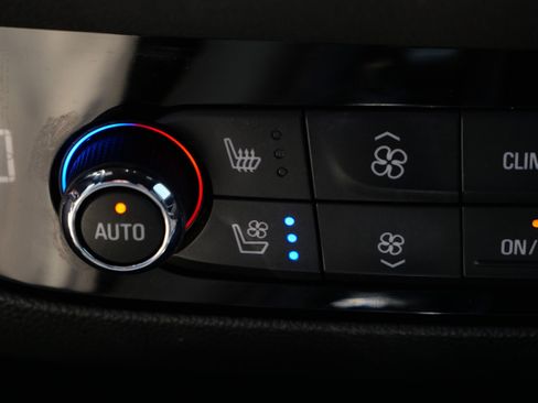Used 2023 Buick Enclave Avenir w/ Avenir Technology Package AWD/4WD image 32