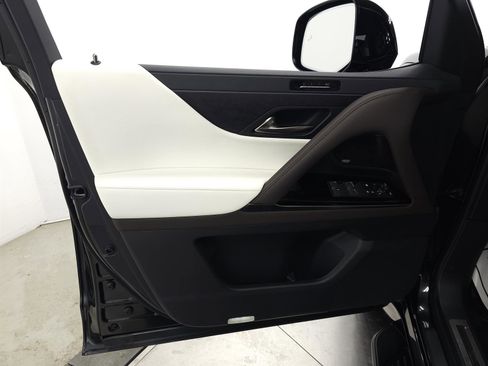 Used 2024 Lexus LX 600 4WD w/ Appearance Package image 16