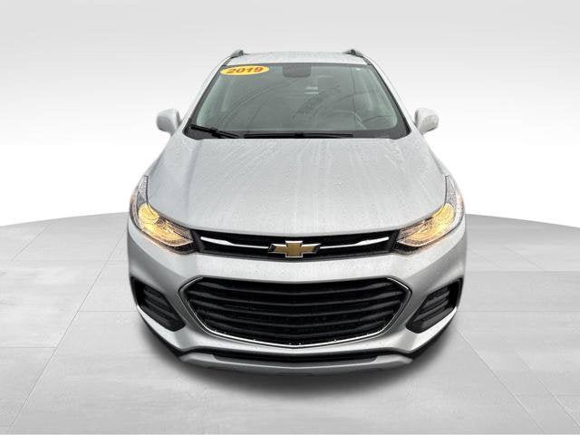 Used 2019 Chevrolet Trax LT w/ LT Convenience Package AWD/4WD image 2