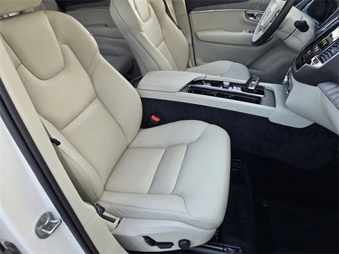 New 2025 Volvo XC90 T8 Plus w/ Protection Package Premier image 20