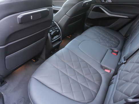 Used 2025 BMW X5 xDrive40i w/ Climate Comfort Package AWD/4WD image 38