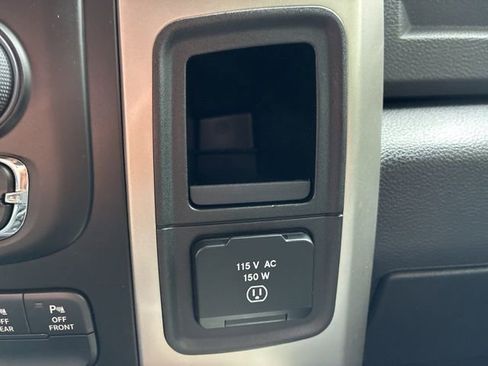 Used 2017 RAM 1500 Big Horn AWD/4WD image 35