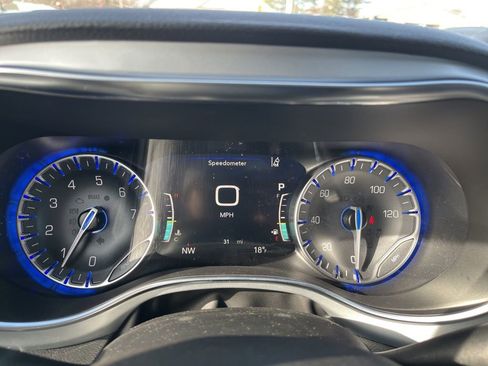 New 2026 Chrysler Pacifica Limited image 21