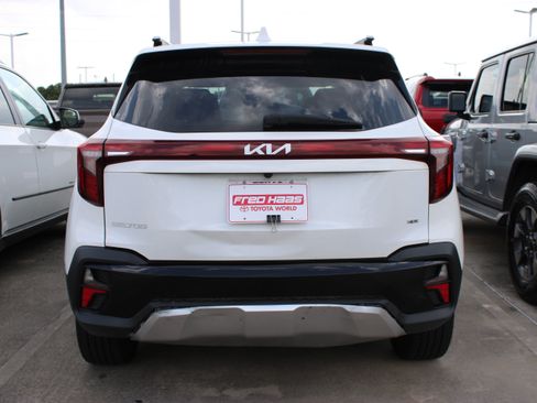 Used 2024 Kia Seltos SX w/ SX Sunroof Package AWD/4WD image 8