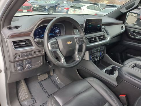 Used 2024 Chevrolet Suburban LT image 16