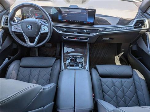Used 2024 BMW X7 xDrive40i AWD/4WD image 17