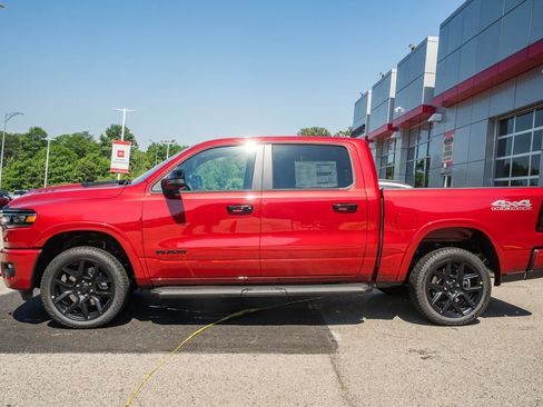 New 2026 RAM 1500 Laramie AWD/4WD image 4